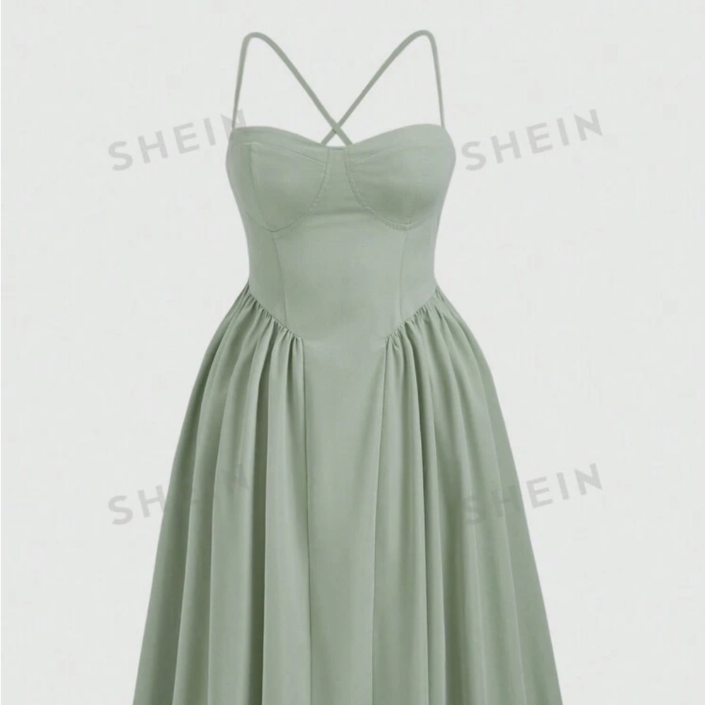 Light green dress 💚